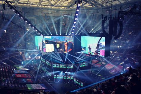 Fortnite Championship Series announced during 2019 Fortnite World Cup broadcast - Inven Global