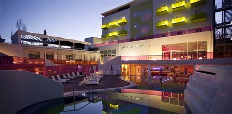 Hotel Semiramis - Colorful Design Explosion