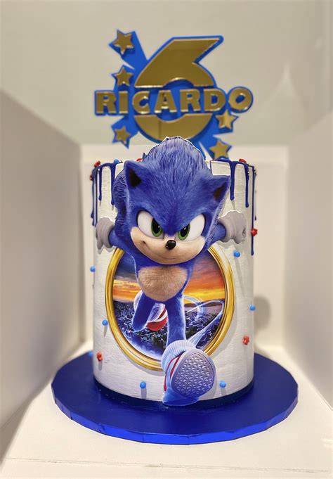 Sonic Cake by @cardique | Sonic birthday cake, Sonic cake, Sonic the ...