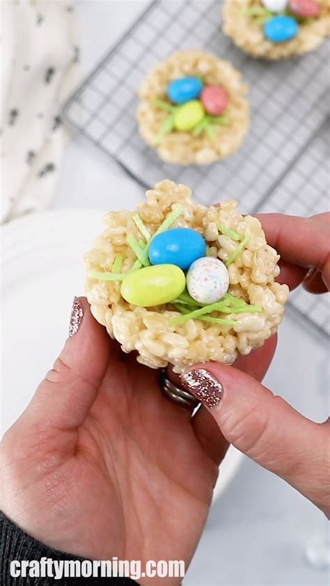 SALT DOUGH EASTER EGGS - love this simple and easy recipe for making salt dough Easter eggs! You ...