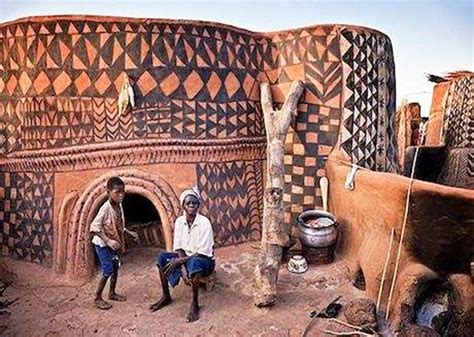 Burkina Faso : les maisons du village de Tiébélé sont une véritable œuvre d’art – Afroculture.net