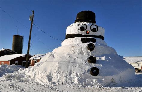 Are You The Cameraman?: World's Largest Snowman