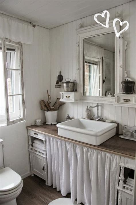 Campagne chic : 30 salles de bains pour s’inspirer ! | Shabby chic room, Shabby chic bathroom ...
