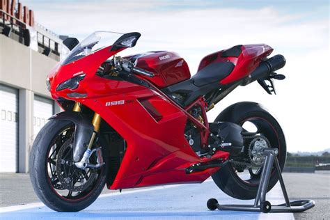 DUCATI 1198SP (2010-2012) Review | Speed, Specs & Prices