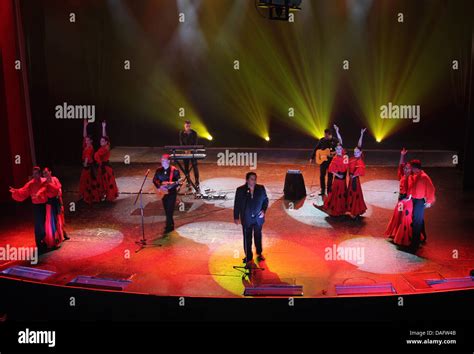 Es Foguero, dinner show – Gipsy Kings + flamenco dancers - Palma de ...