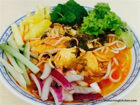 For all the Penang laksa lovers out there, here's a premium version of Assam Laksa using salmon ...