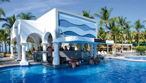 Riu Jalisco Wedding - Modern Destination Weddings