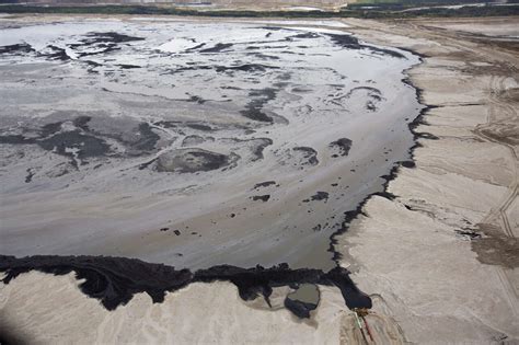 Climat : il est urgent de “laisser le pétrole, le gaz et le charbon ...