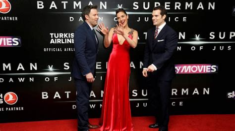 'Batman v Superman: Dawn of Justice' skips London red carpet interviews ...