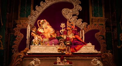 Passeggiata per il Festival di Ganesha della città di Pune - Pune ...