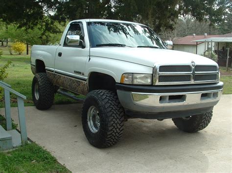 1997 Dodge Ram 1500 Custom Grill