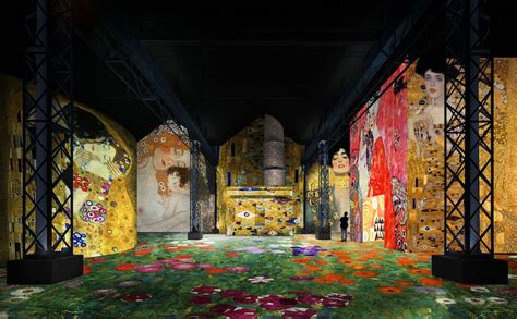 Immersive Experience Uses Digital Projections to Showcase Klimt Art