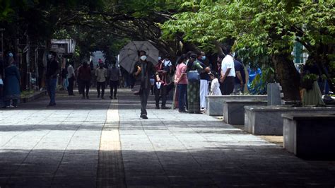 Public entry to Marine Drive walkway to be banned from 10 p.m. to 5 a.m ...