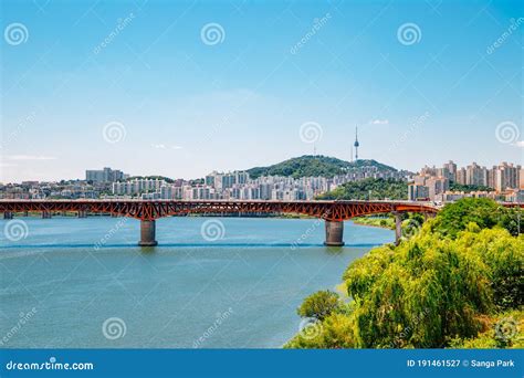 Seongsu Bridge and Seoul City View at Han River Park in Korea Stock ...