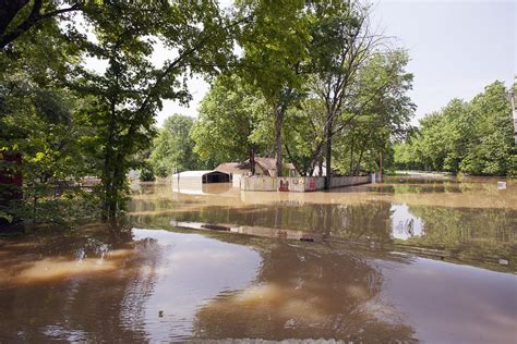 Mississippi River floods, 2011 Photograph by Science Photo Library - Pixels