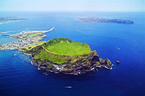 Wyzard Ways: JEJU RENAISSANCE (PART TWO): A MYSTERIOUS STRANGER