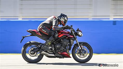 2023 Triumph Street Triple RS: Track Ride Review - BikeWale