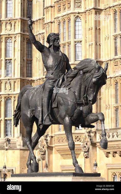 Statue of King Richard 1 known as Richard The Lionheart outside Palace ...