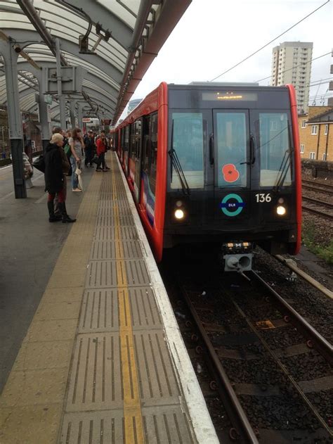 Docklands Light railway driverless trains | Docklands light railway ...