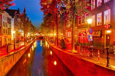 De Wallen, el barrio rojo de Ámsterdam: atracciones imprescindibles y dónde alojarse - Amsterdam.net