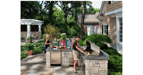 Outdoor Kitchen Materials - 2024 Guide