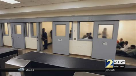 Docu-series highlights dangers inside Fulton County Jail – WSB-TV ...