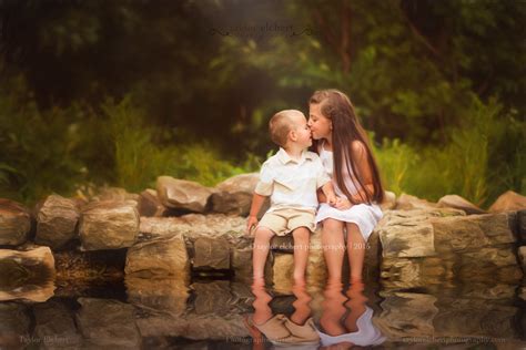 Big Sister, Little Brother - taylorelchertphotography.com