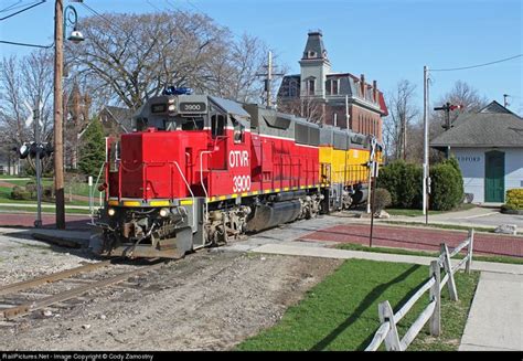 OTVR 3900 Otter Tail Valley Railroad EMD GP39-2 at Bedford, Ohio by Cody Zamostny | Wyoming ...