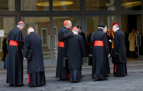 Papal conclave begins