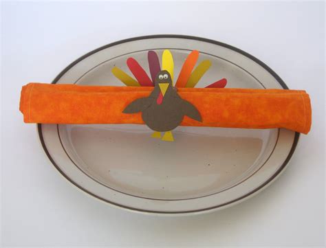 Thanksgiving Napkin Rings | Fun Family Crafts