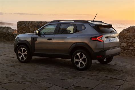 Dacia Duster gains macho styling, hybrid drivetrains | CarExpert