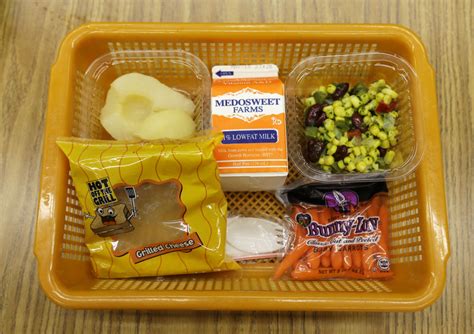 Slideshow: See what kids around the world have for school lunch | 89.3 KPCC