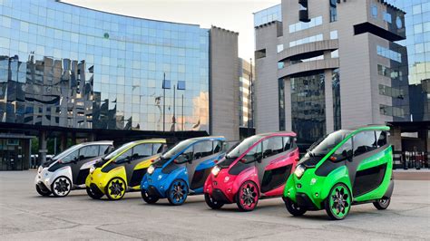 Toyota i-Road Electric City Car: Here's How It Leans