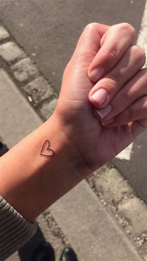 Heart Tattoos on Wrist: 40+ Tiny Hearts on Wrists for Girls