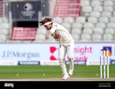 Sam curran of england bowling hi-res stock photography and images - Alamy