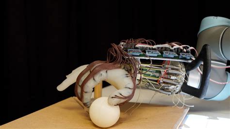 University of Cambridge develops robotic hand using 3D printing