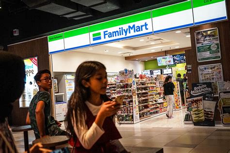 Family Mart Malaysia Total Outlets - Rambut Hitam