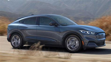 UPDATE: Ford Mustang Mach-E Electric CUV Debuts With Up To 300 Miles Of Range