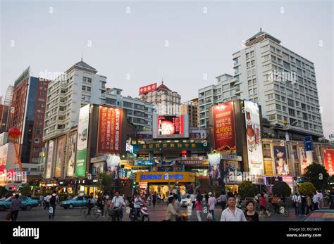 City center shopping street, Kunming, Yunnan province, China, Asia Stock Photo - Alamy