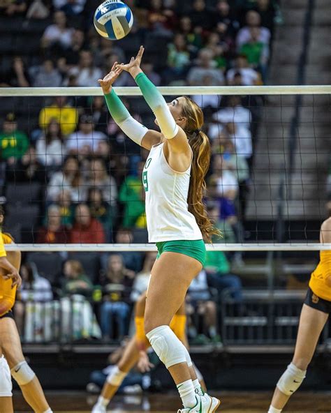 Posted by @oregonvb: 9️⃣ Hannah Pukis #GoDucks - Picnob