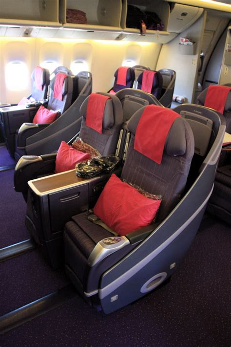 Thai Airways Business Class Seats - 777-200ER | TravelingOtter | Flickr