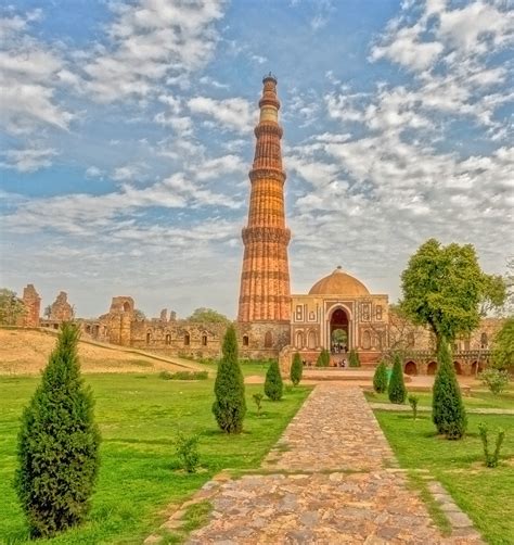 Qutub Minar - Delhi - India | Travel life journeys