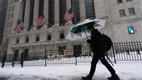 Snowstorm hits NYC and the Northeast: Live news