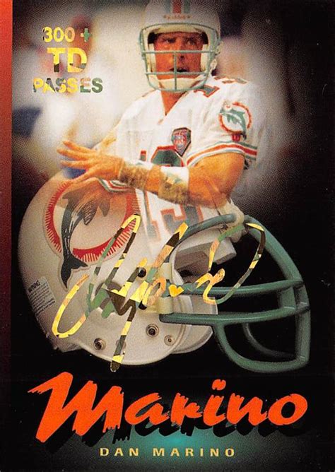 Dan Marino football card (Miami Dolphins) 1995 Signature Finest TD Passes #198