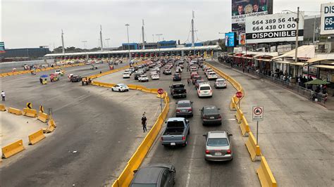 San Ysidro border line waits grow to 10 hours in coronavirus crackdown ...