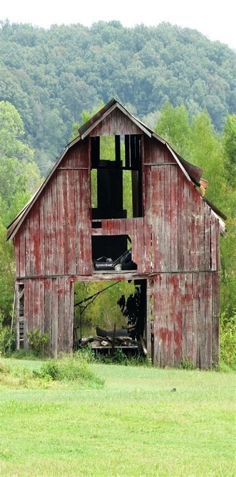 Wonderful Barns And Farms 81 | Old barns, Barn pictures, Country barns