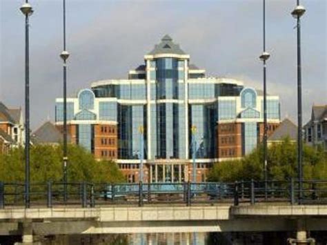 Premier Inn Manchester - Salford Quays Hotel - Deals, Photos & Reviews