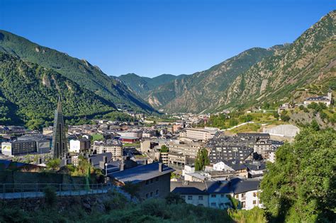 Andorra-002 | La valle del Valira vista da nord-est. The Val… | Flickr