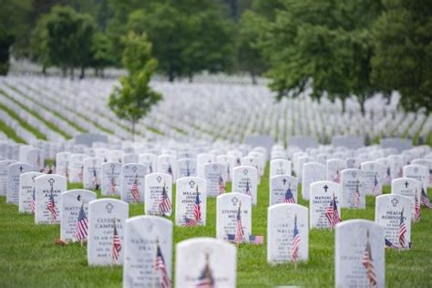 Flags placed Arlington National Cemetery for Memorial Day (10 images ...