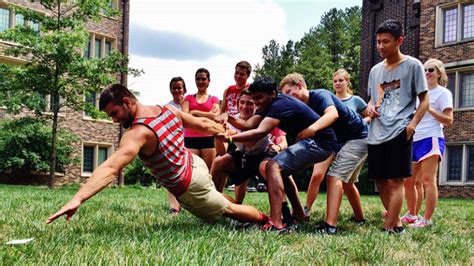 FTE-team-building-activity-on-lawn | The Fund for American Studies